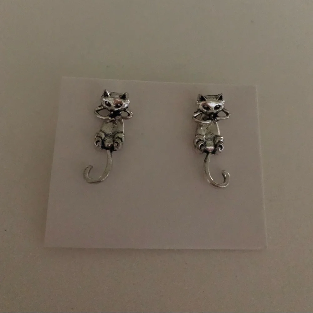 NWT Silver Cat Versitile Earrings